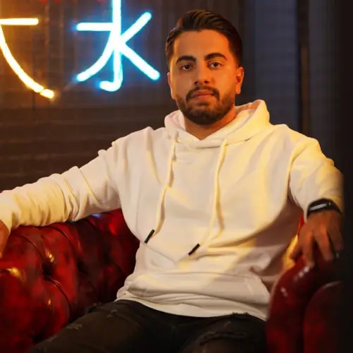 کاور آهنگ پیگیر از محمد کامبخش 