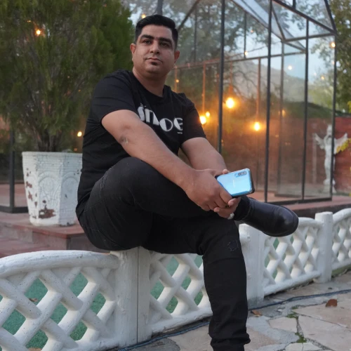 دانلود آهنگ حسن آدینه وند به نام هم قرار هم قولت دا